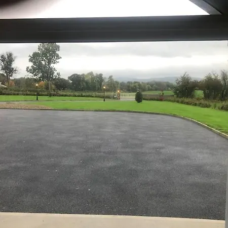Ard Alainn Lodge, Adorable Setting, Scenic Views Apartment *